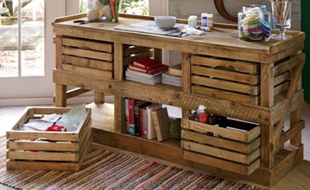 Fotografía real original del mostrador Crate de madera con cajas de listones